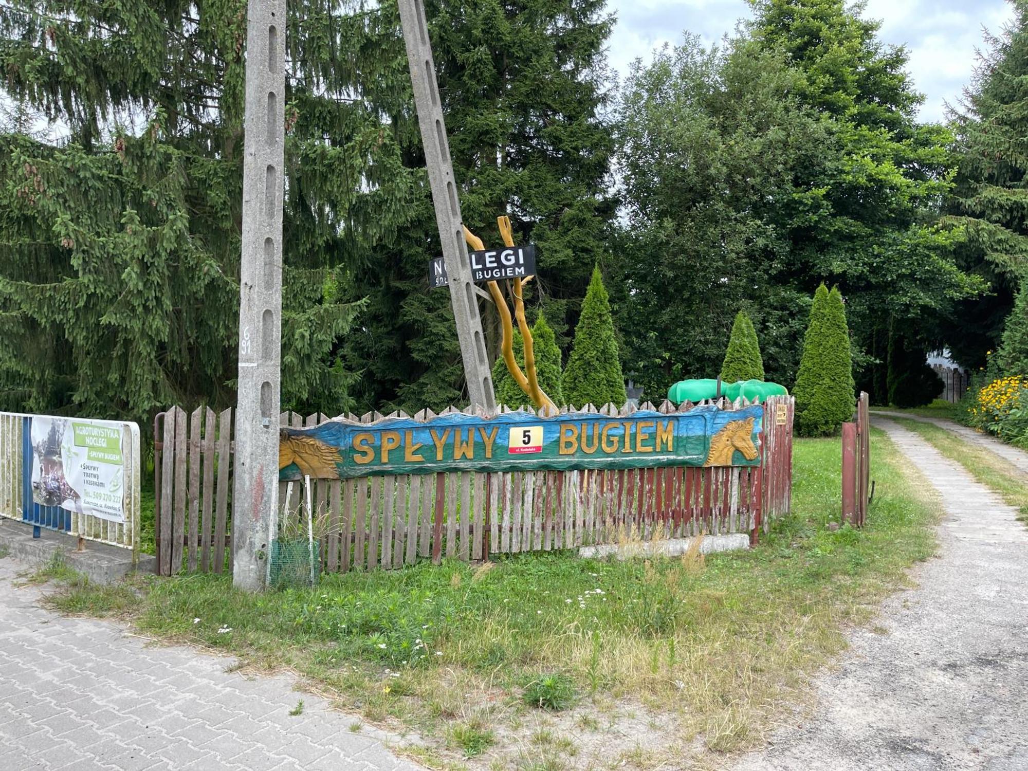 Noclegi-Splywy Bugiem Slawatycze Buitenkant foto