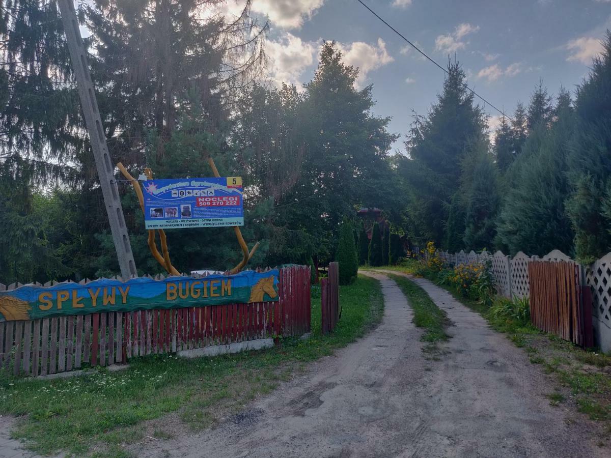 Noclegi-Splywy Bugiem Slawatycze Buitenkant foto